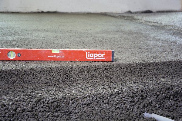 Rekonstruujte podlahy s lehkým betonem