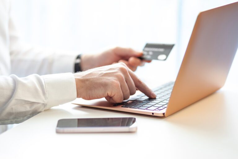 Trendy v digitálním bankovnictví a jejich vliv na klienty